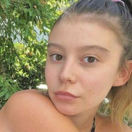 Genevieve Hannelius erotische perfekte galerie