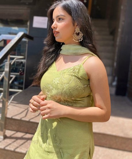 Aarushi Abrol xxx pornographische fotos