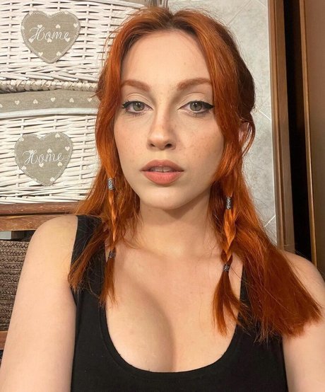 Mona Schon nackt erotische foto