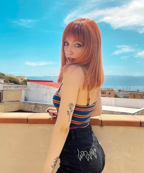 Mona Schon kunst pornostar bild