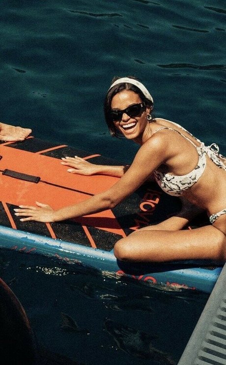 Ella Balinska freie nackten archiv