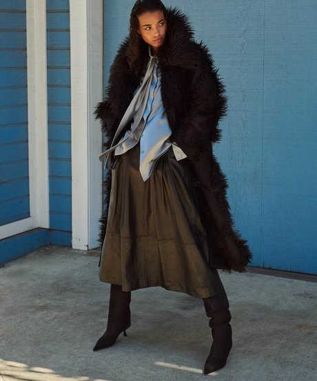 Ella Balinska exklusive kunst galerien