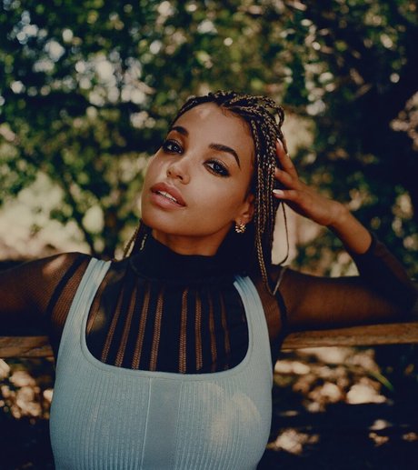 Ella Balinska sex pornostar galerie