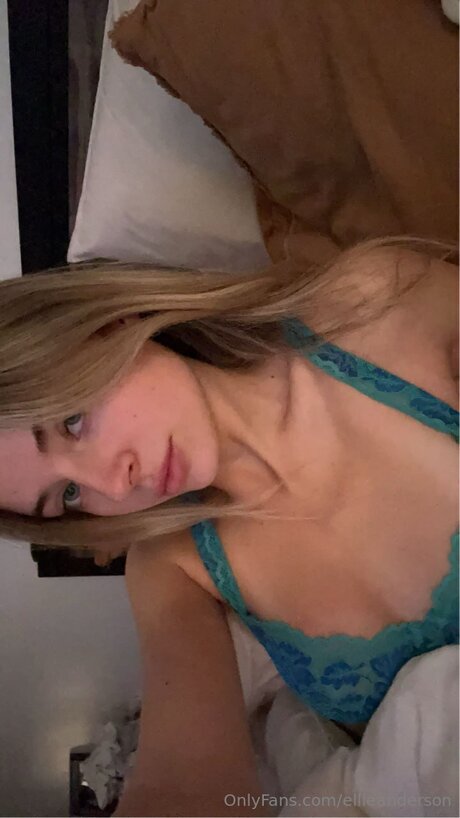 Ellieanderson exklusive akt foto