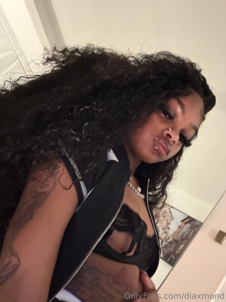 Diaxmond sexy nackten fotos