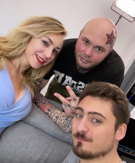 Elisa Calvi top sexy bilder