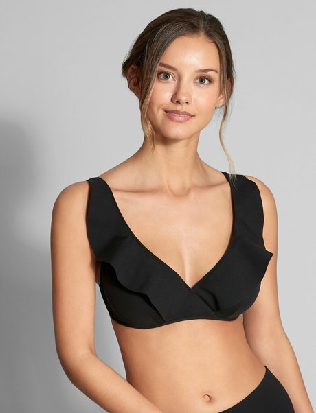 Nicola Cavanis erwachsene nackte bilder