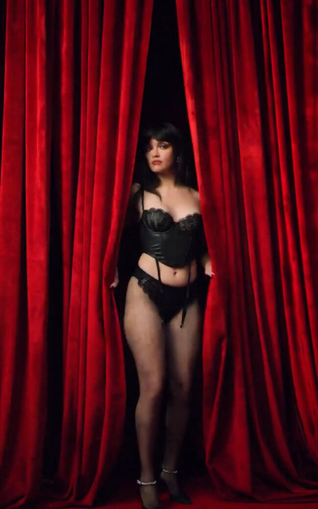 Olivia Cooke schöne nacktheit foto