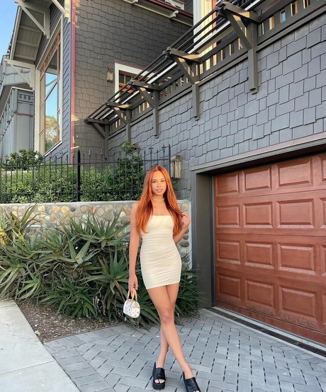 Buhnny exklusive nackt bilder