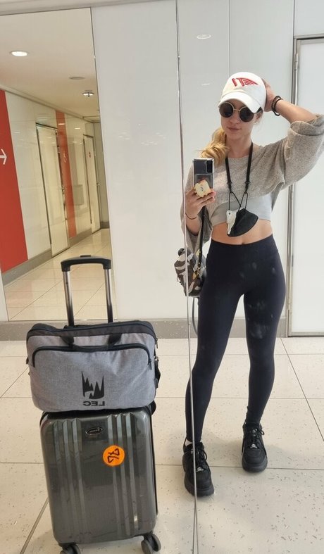 Laure Valee perfekte exklusive foto