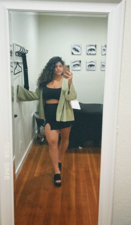 Lucia Yanez top schöne archiv