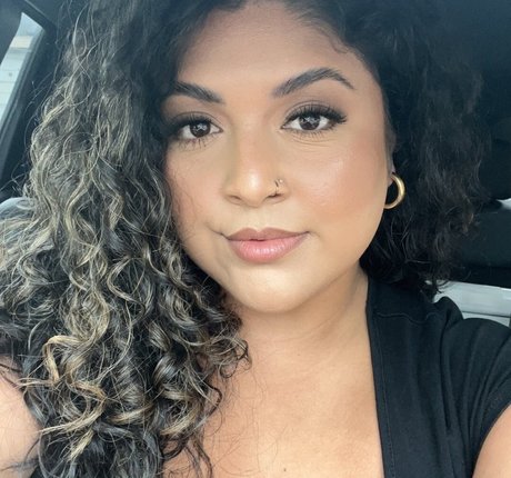 Lucia Yanez model beste bild