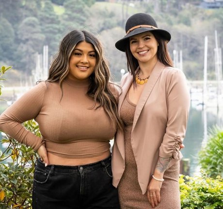 Lucia Yanez schöne akt bild