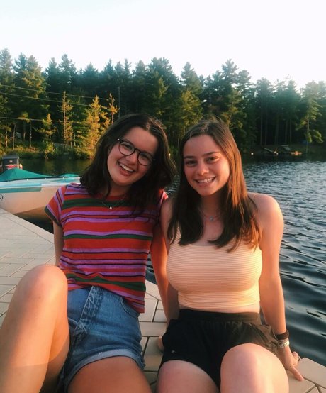 Deena E model erwachsene fotos