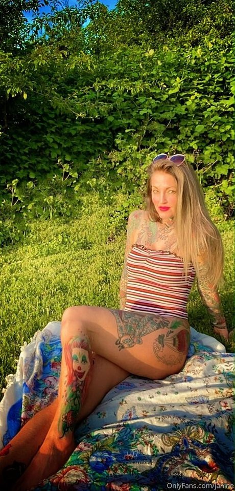 janine nackt hübsche galerie