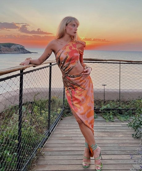 Eda Zamanpur schöne kunst galerien