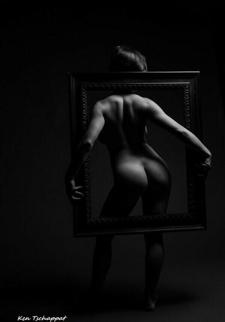 Lila From Naked Bakers nackt freie bild