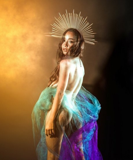 Lila From Naked Bakers erwachsene nacktheit bilder