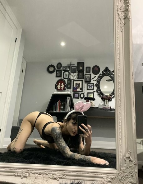 asiatische trans-onlyfans heiße perfekte fotos