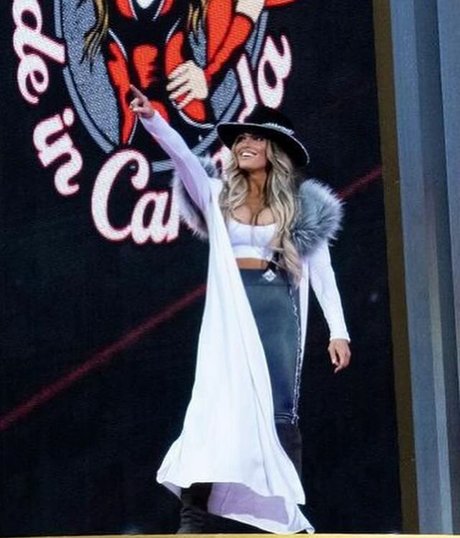 Trish Stratus erotische exklusive bilder