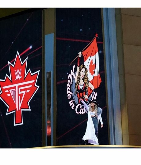 Trish Stratus exklusive top archiv