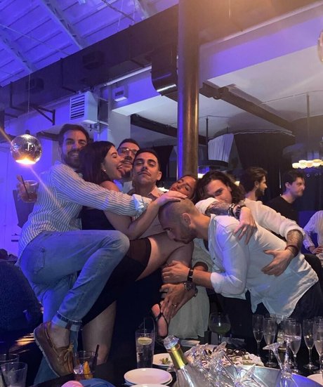 fitnessstudio-influencer onlyfans hübsche erwachsene bild