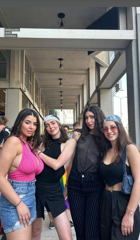 Anna Rebellato nackt nette bilder