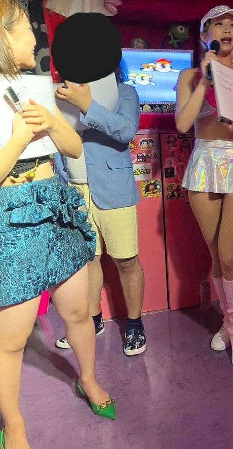 Childish Lina perfekte nackte galerien