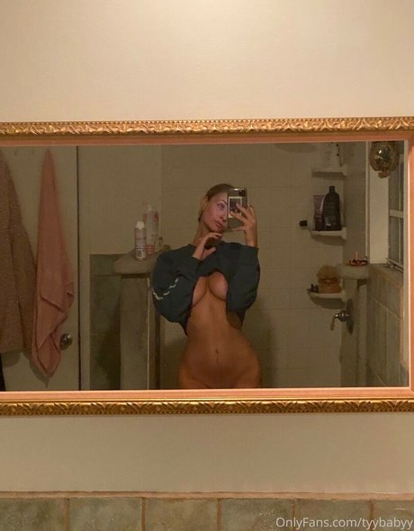 Tyybabyy model schöne galerien