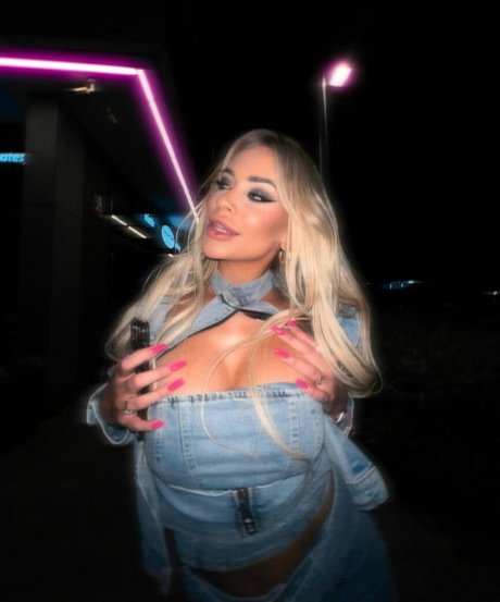 Adrianna Sledz hübsche schöne bilder