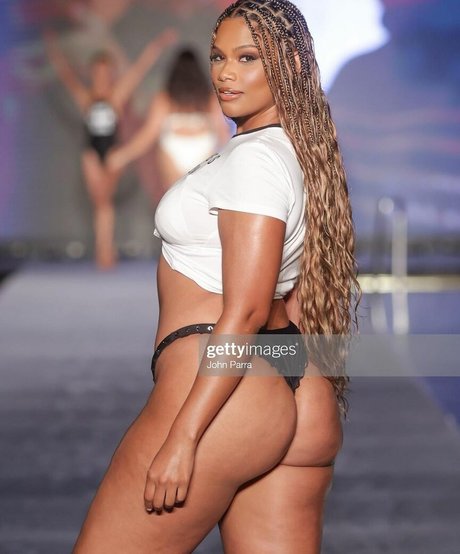 Kamie Crawford hübsche porno foto