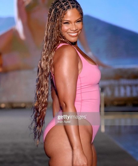 Kamie Crawford xxx top galerien