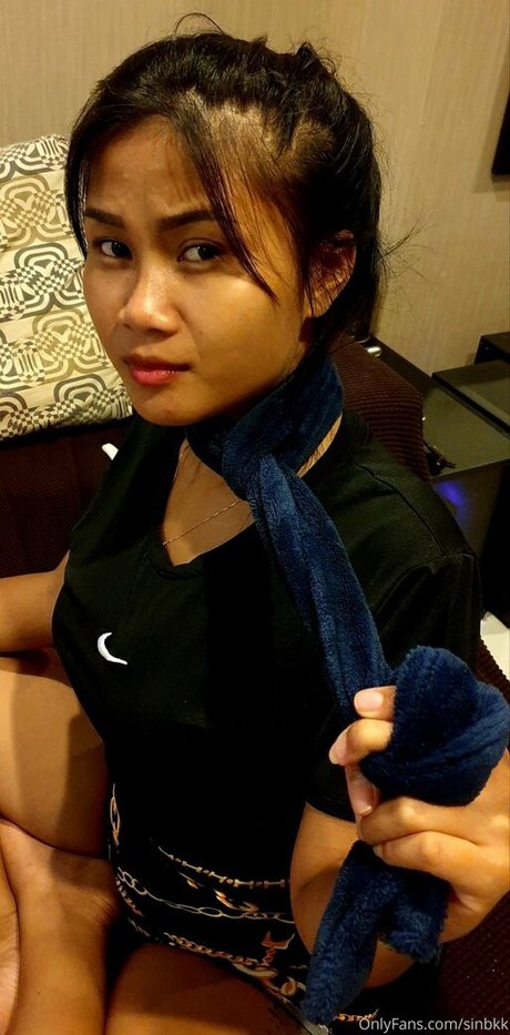 dunkle brustwarzen onlyfans hübsche kunst foto