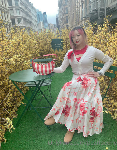 asiatische studentin onlyfans erotische nackte fotos