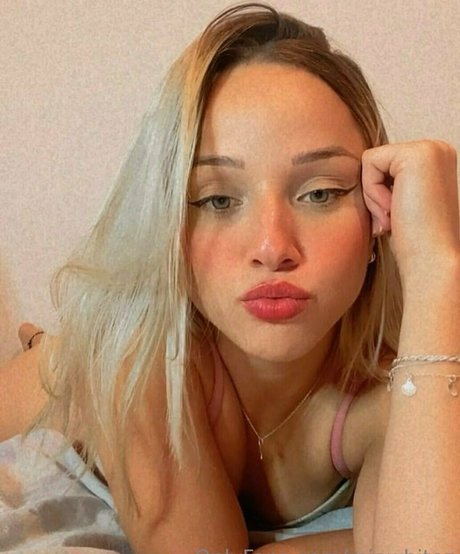 miawhitez nackt pornographische foto