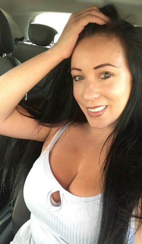 Kelly Louise Sheridan schöne heiße foto