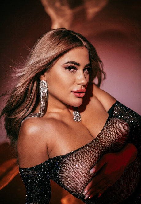 AlpineGold nackt perfekte bild