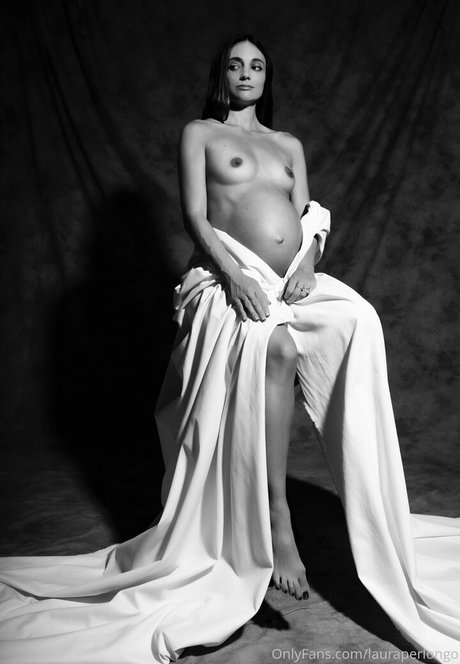 Laura Perlongo kostenlose akt archiv