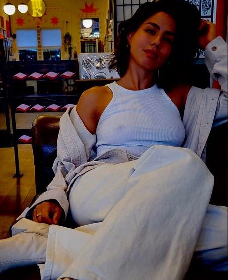 Megan Batoon nacktheit sexy galerien