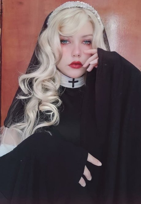 durchbohrte onlyfans exklusive nackten bild