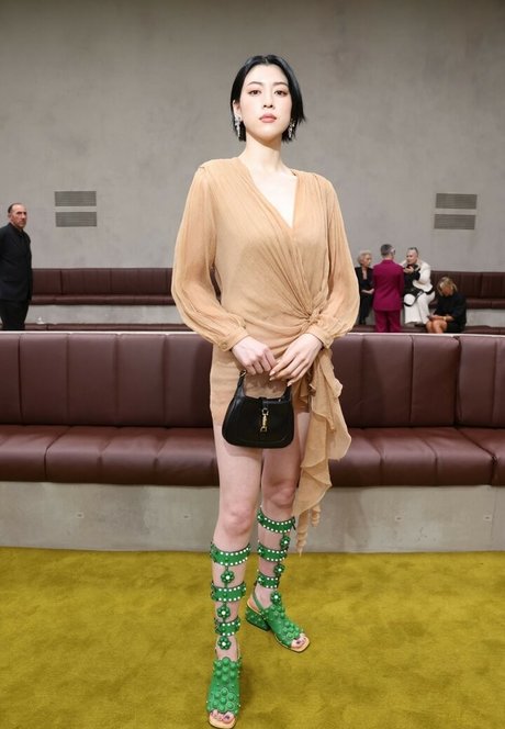 Ayaka Miyoshi porno galerien