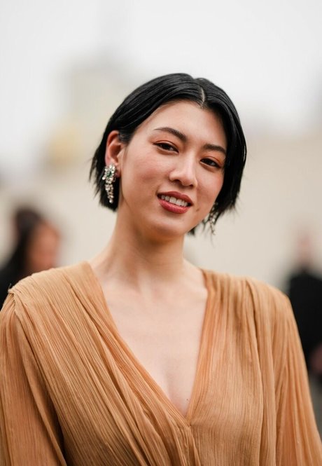 Ayaka Miyoshi erwachsene kunst archiv