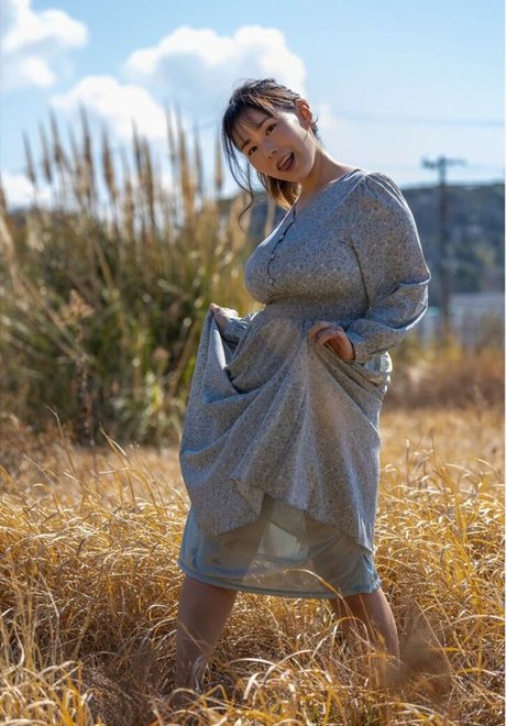 Yuria Yoshine model kunst galerien