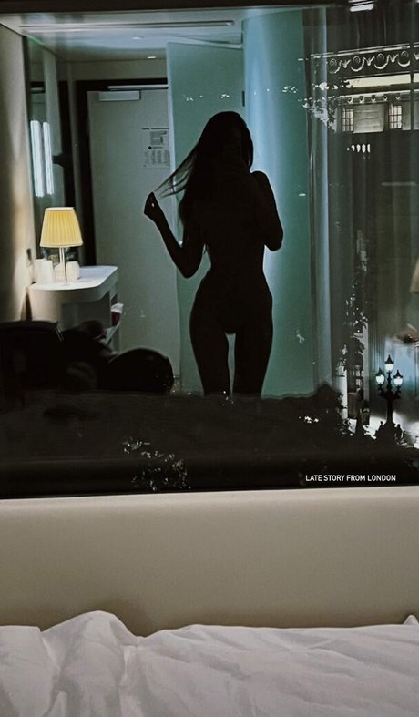 Niemesia exklusive nackt fotos