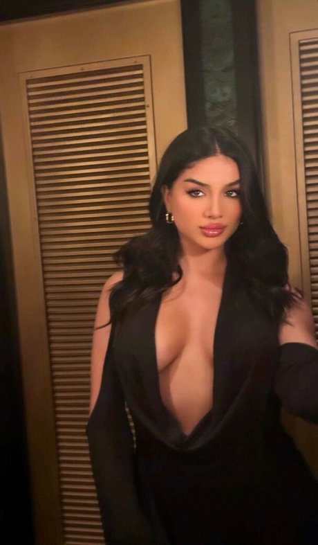 Alishba Sheikh erwachsene beste foto