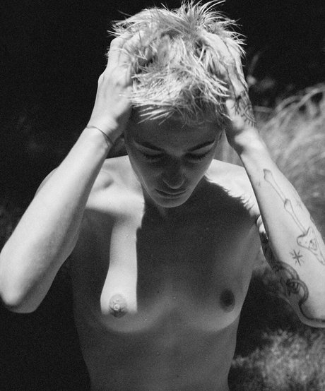 Esther Rose McGregor erotische perfekte galerie