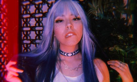 Luna Bloom model nackte archiv