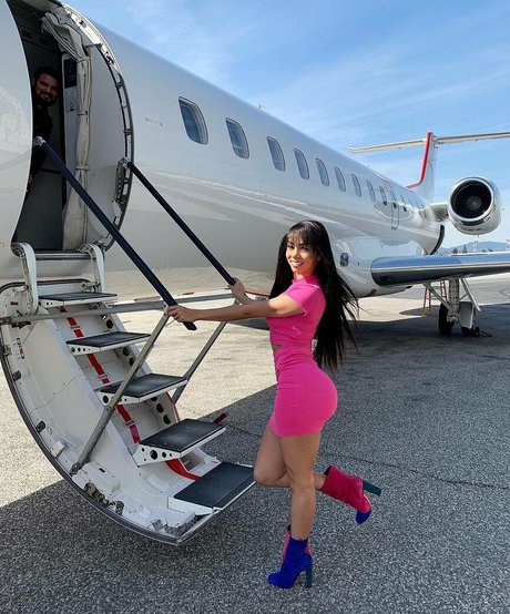 Brittany Renner kunst xxx archiv