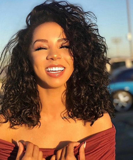 Brittany Renner model schöne foto