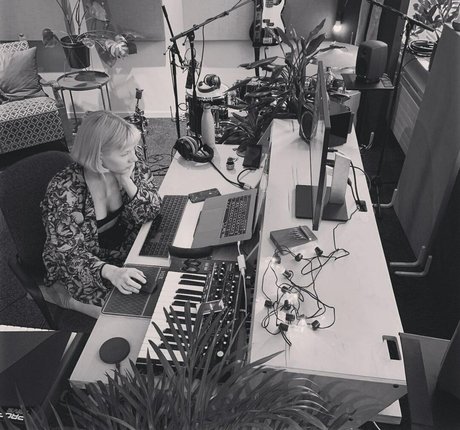 Aurora Aksnes erotische pornographische bilder